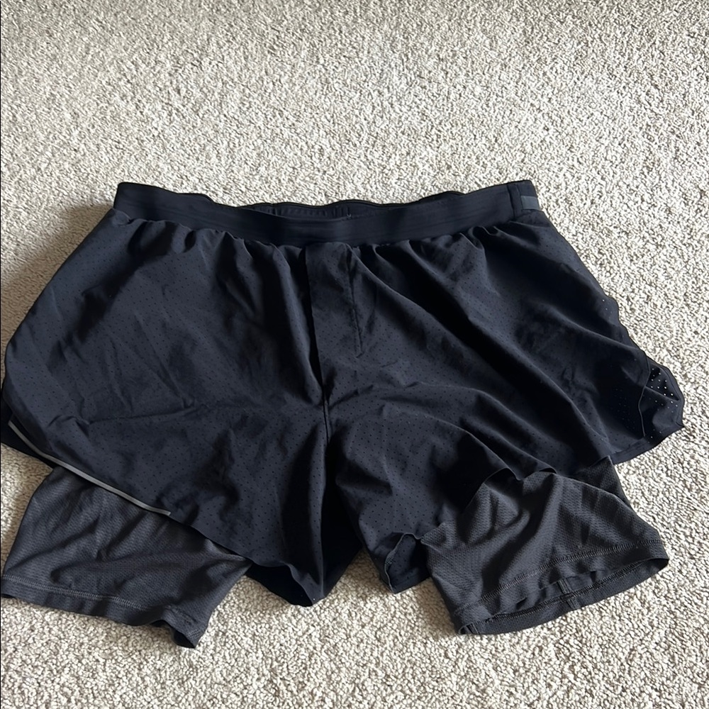Men’s lululemon athletica black running shorts